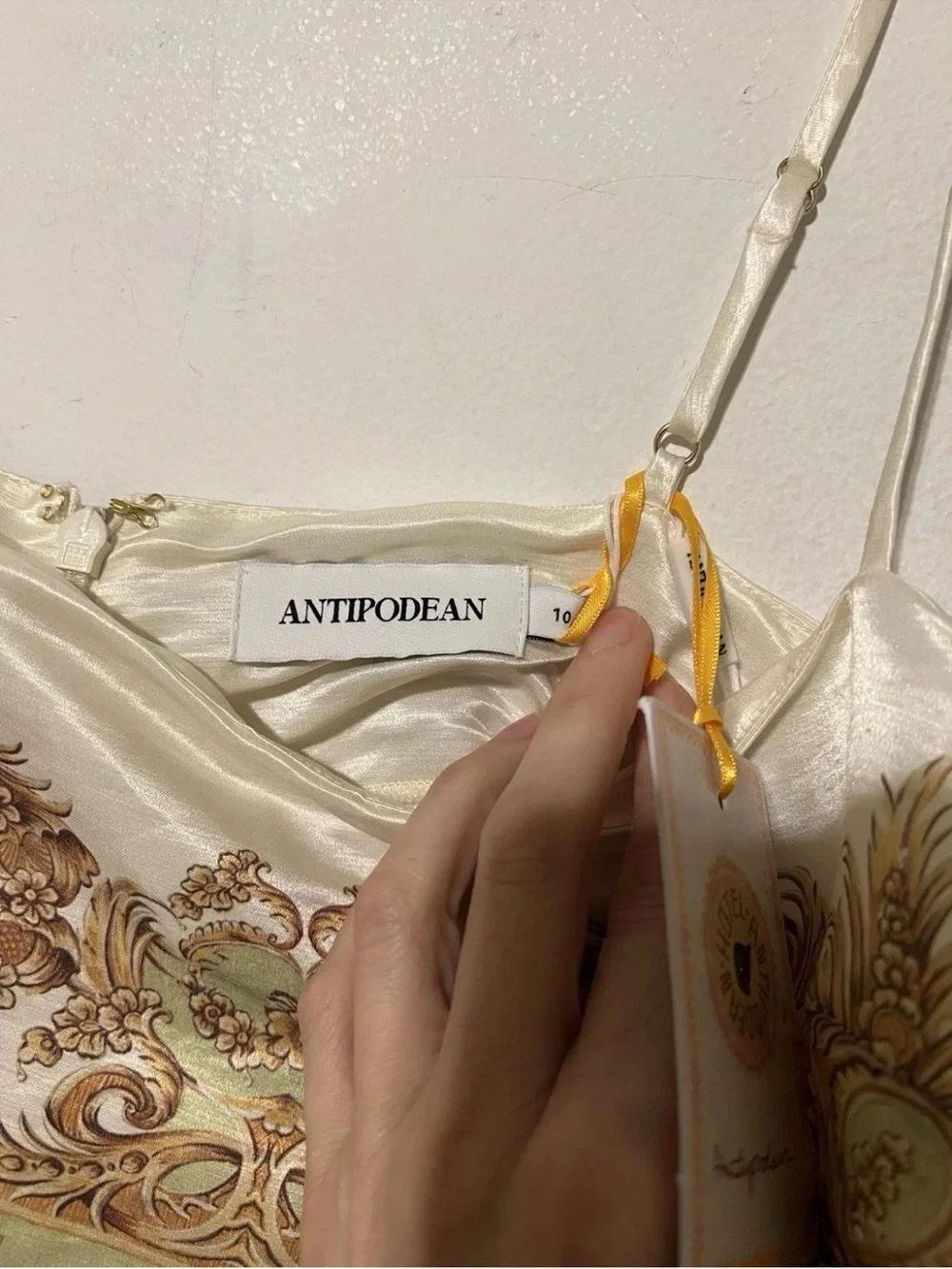N/A elegant slip